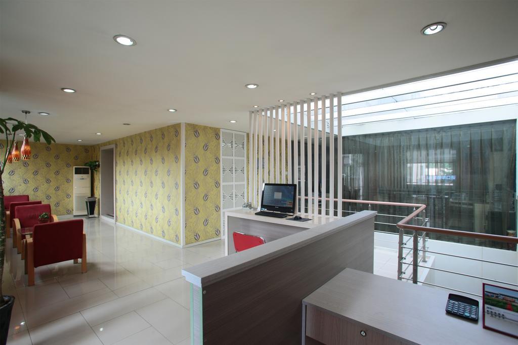 Qingdao Renjia Bussiness Hotel 外观 照片